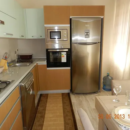 Roza 2 Apart Otel *