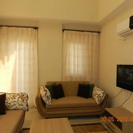 Apart Otel Roza 2 *