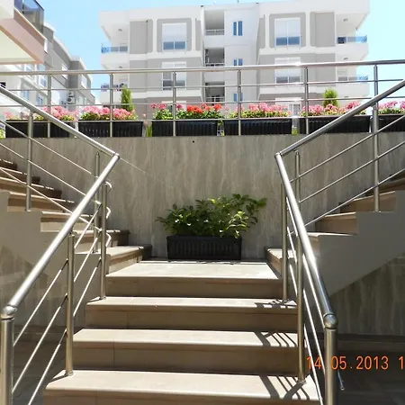 Apart Otel Roza 2 *