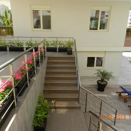 Apart Otel Roza 2 *